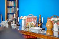 Waterfront River Side Roof Top Apartment - Terrace with city view - Chambres d'hôtes Prague