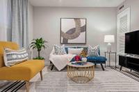 Steps away from Downtown Restaurants and Bars - King Bed - B&B Austin