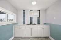 The Zachary House BeachBox Oceanview and Walk to Beach - B&B Galveston