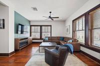 Charming loft near the historic strand in downtown - B&B Galveston
