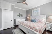 Charming and historic family vacation home with loft and large yard - Chambres d’hôtes Galveston