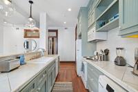 Historic, chic loft 3 blocks from The Strand in downtown Galveston - B&B Galveston