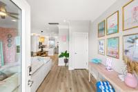 Family Friendly 3-Bedroom Coastal Escape - Bed and Breakfast Galveston