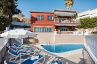 Villa Miramar with Sea View, Pool, BBQ & Air Hockey - B&B Torre de Benagalbón