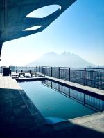 Travel VIP Lounge Themed Stay with Private Parking - Chambres d’hôtes Monterrey