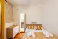 Designer and stylish flat in vibrant Belleville neighborhood near the metro - Chambres d'hôtes Paris