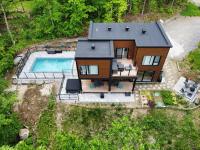 Private Hot Tub Mountain Forest Views Fireplace - B&B La Conception