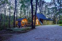 Hocking Hills Social Distance Cabin with Hot Tub - B&B Laurelville