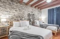 Spacious 2BR Downtown - Vintage Charm Sleeps 10 - B&B Montréal