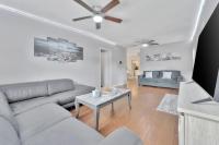 Family & Pet Friendly Getaway with Porch Fire Pit & Yard - B&B Tampa