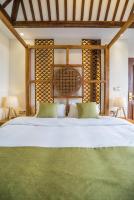 Mountain View King Bed with Balcony