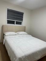 Peaceful- King Beds- Attached Garage - Pet Friendly - B&B Edmonton