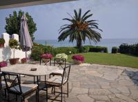 Beach Front Chanioti - B&B