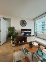 Moderno Depto con Terraza, Estacionamiento y Piscina, La Cisterna - B&B Santiago