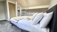 Comfy Entire Apartment with Free Parking in Bury Town - Chambres d’hôtes Bury