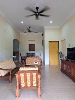 Megat Homestay - B&B Pasir Mas