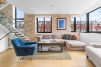 Sophisticated 4-Bedroom House - B&B London