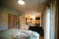 Apartment with Mountain View