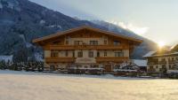 Landhaus Gasser - Bed and Breakfast Mayrhofen