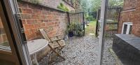 Studio - Sleeps 2 - Private Garden - B&B Reading