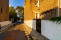 Prime Maida Vale Apartment - Walk to Portobello Road - B&B London