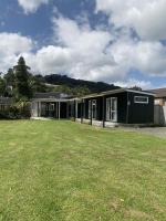 Hosts on the Coast Pawprint Cabins - B&B Whitianga