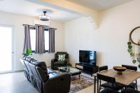 Modern 2 Bed Room Suite in Art District - B&B San Juan