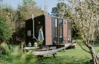 Golden Valley Retreat by Tiny Away - B&B Waihi