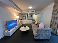 Modern CBD 2 Bedroom Apartment with Free Parking - B&B Brisbane