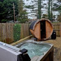 Sally's at Number 73 with Private Hot Tub & Sauna - B&B Coleraine