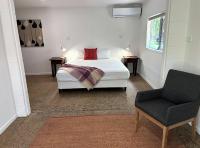 'Tamarind Retreat' A Leafy Coastal Home - B&B Cabarita Beach