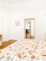 Sunny Renovated Ground-Floor Apartment in Neukölln - Chambres d’hôtes Berlin