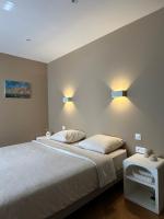 Chambre Privée La Valette avec salle de bain - Ferienwohnung Domagné