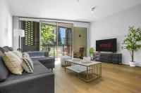 Center of Sydney 2 Bedroom Apartment with Balcony - B&B Sydney