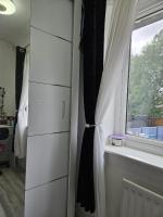 Family Home 1 - B&B Carshalton