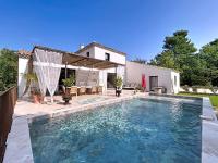 Chambre Deluxe - vue jardin - située dans le triangle d'or du Luberon - B&B Ménerbes