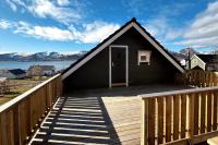 1 Bed Loft Sleeps 4 -Hot Tub Sauna & Pets Ok - B&B Stokmarknes