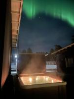 Nordic Aurora home with jacuzzi - Chambres d'hôtes Rovaniemi