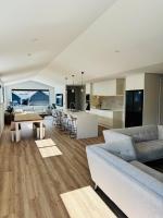 Dual Living 5BR 3Bath 2Kitchen Sleeps 10 - B&B Queenstown