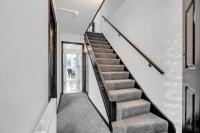 Spacious 4-Bed Haven in Orpington Retreat - B&B London