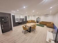 Charming Annecy Old Town Apartment, steps away from the Lake - Chambres d'hôtes Annecy
