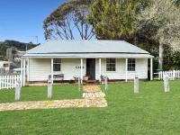 Cara Cottage on the Lake with Fireplace - B&B Daylesford