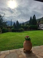 Panos Stone House - Chambres d’hôtes Lilaía