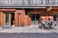 Apartment Au Bon Coin - Luxury Chamonix Hidden Haven, Mont Blanc view, Hot Tub and Garden - Chambres d'hôtes Chamonix-Mont-Blanc