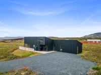 Luxury Log Home with a Hot Tub - Chambres d’hôtes Selfoss