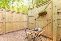 The Small Modern Villa Outdoor Tub-Unit B - B&B Madison
