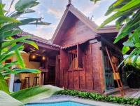 Villa BAgus - near Seminyak beach & trendy shops, restaurants, cafes - Chambres d'hôtes Seminyak