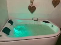 Private Suite with Terrace & Jacuzzi - B&B Mérida