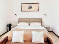 Camera Matrimoniale con Balcone e Vista Mare