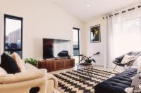 Black Pearl-4 bedroom brand new designer house - Chambres d’hôtes Prebbleton